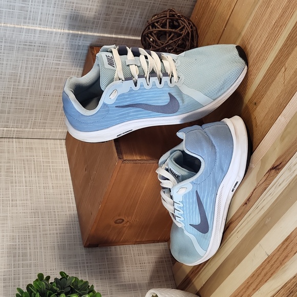 Women's Nike Downshifter 8 - Picture 3 of 4